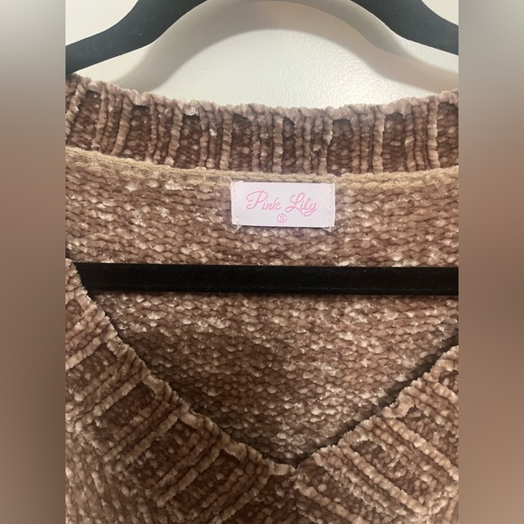 Pink Lily Boutique Oversized Chenille Golden Brown Sweater Size Small - Picture 5 of 9
